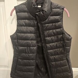 Old Navy Black Puffer Vest